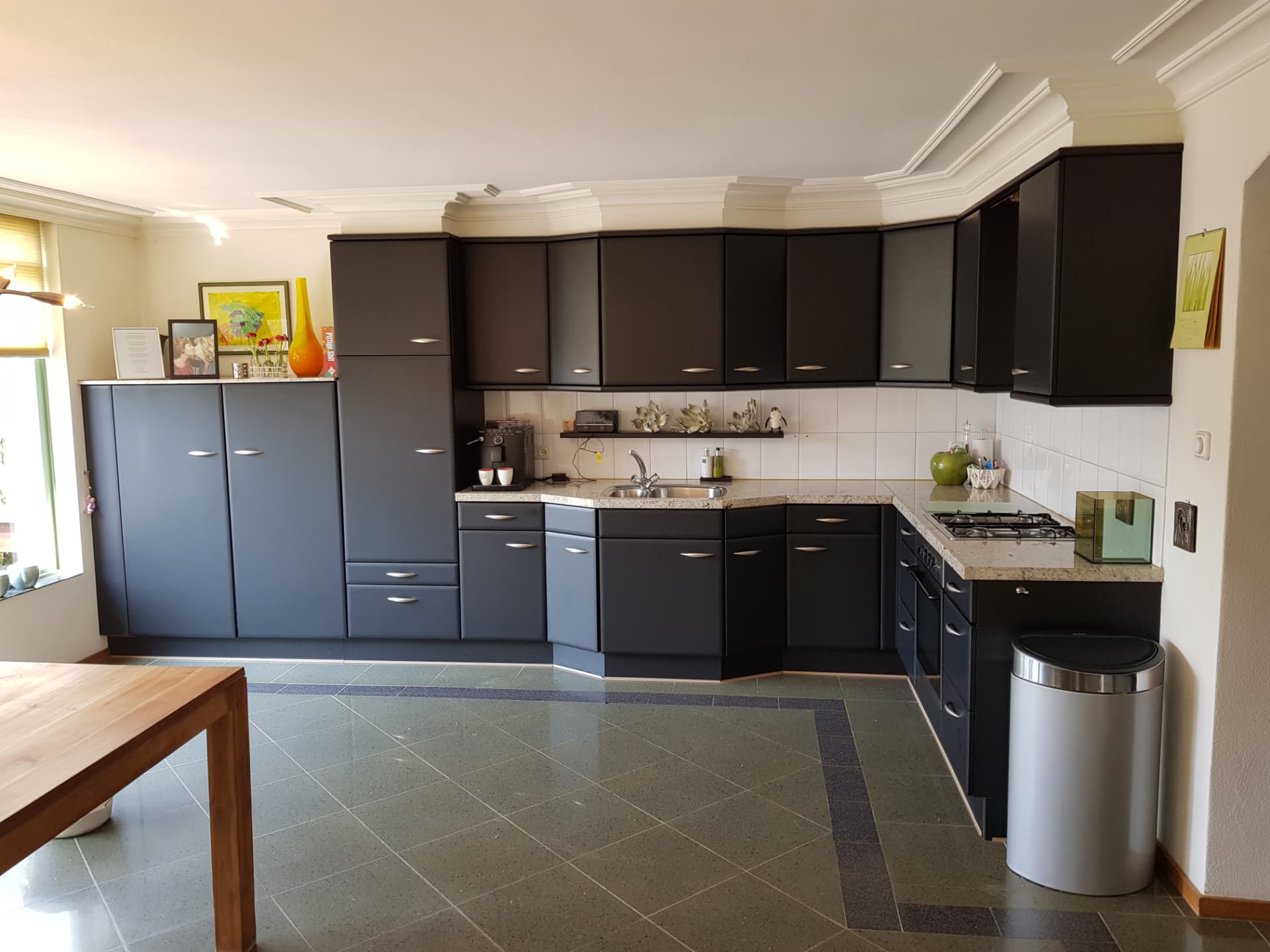 Complete keuken in mat zwart